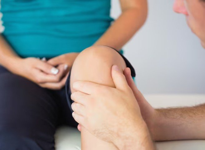 Best Knee Clicking Treatment in Gurugram Sector 50
