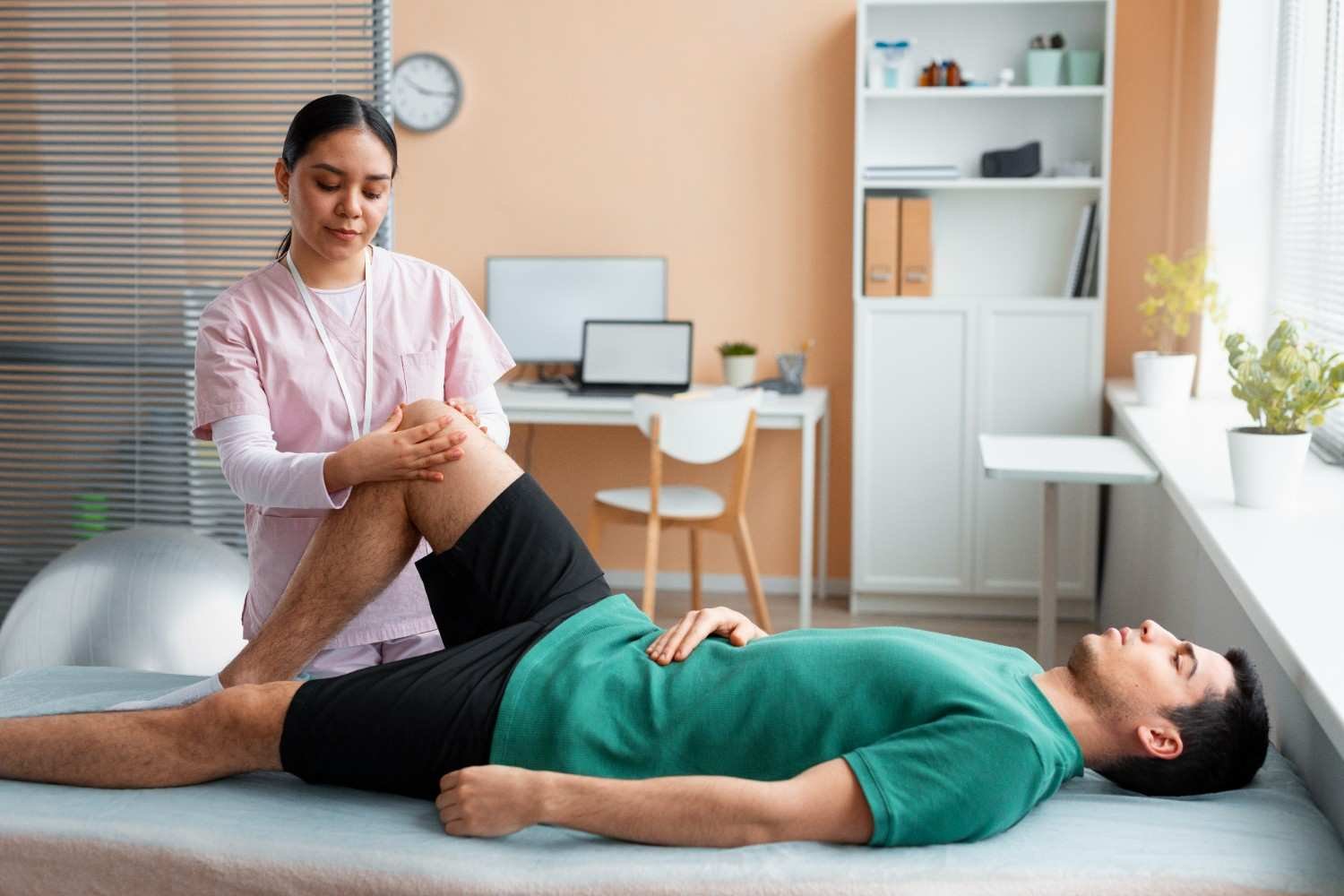 Best Knee Pain Treatment in Gurgaon